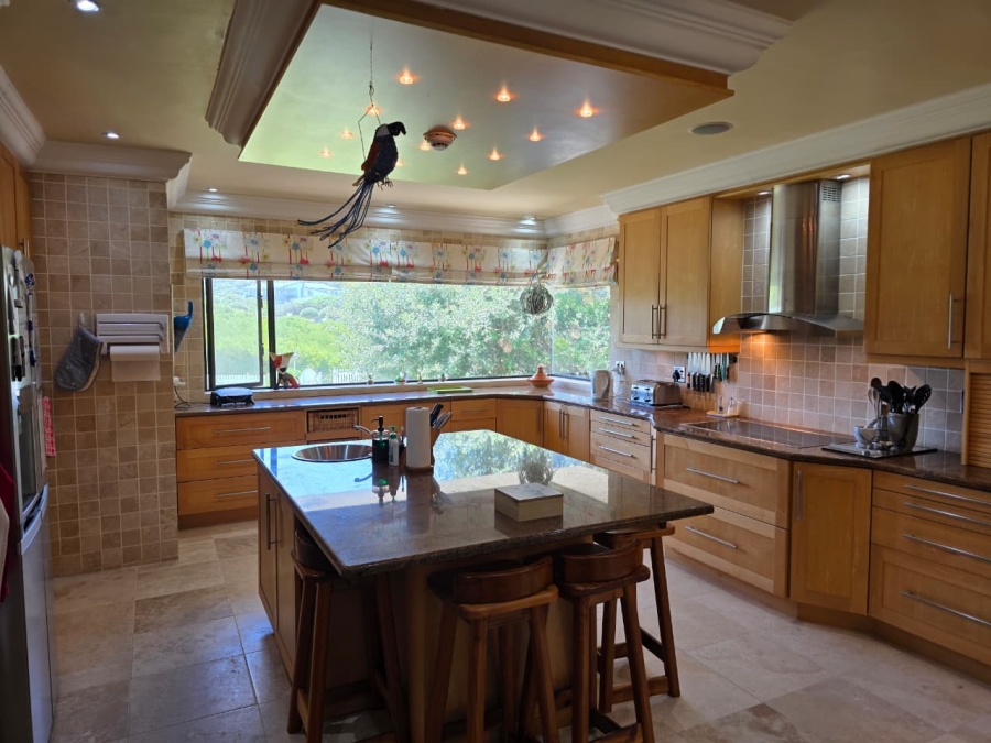 6 Bedroom Property for Sale in Myoli Beach Western Cape